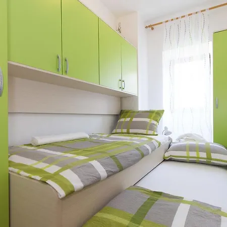 Mery By El-pi Tours * Malinska