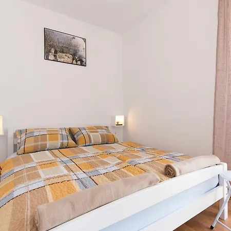 Nyaraló Mery By El-pi Tours Malinska