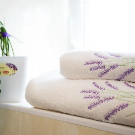 Nyaraló Mery By El-pi Tours *